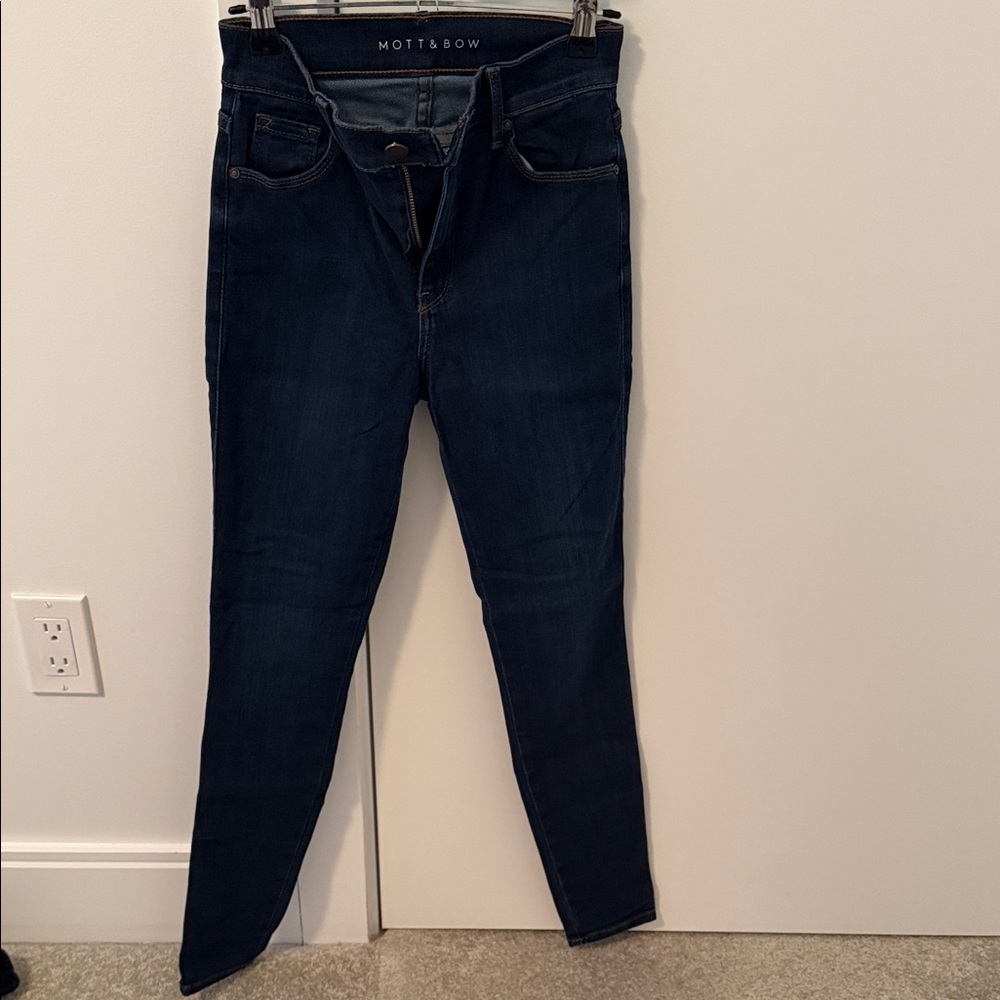 Mott & Bow Women's Navy Skinny Jeans